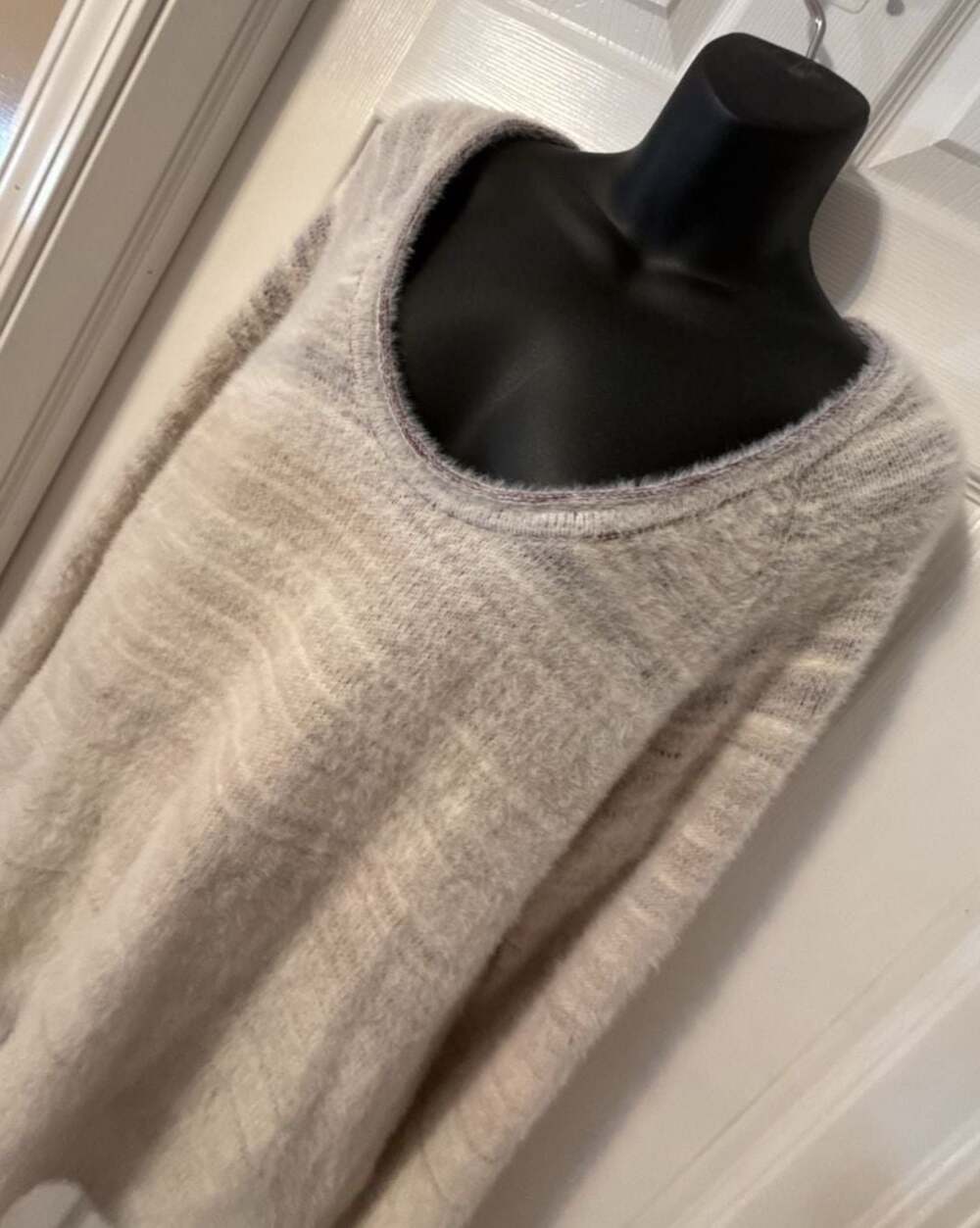 Abercrombie & Fitch Soft A&F Fuzzy Sweater Beige/Burgundy Striped Pullover Scoop